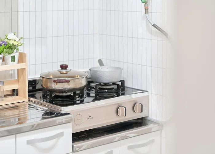 Jamsil 잠실새내9분,롯데월드,석촌호수,코엑스,kspo,3r4b,최대8인 * Seoul
